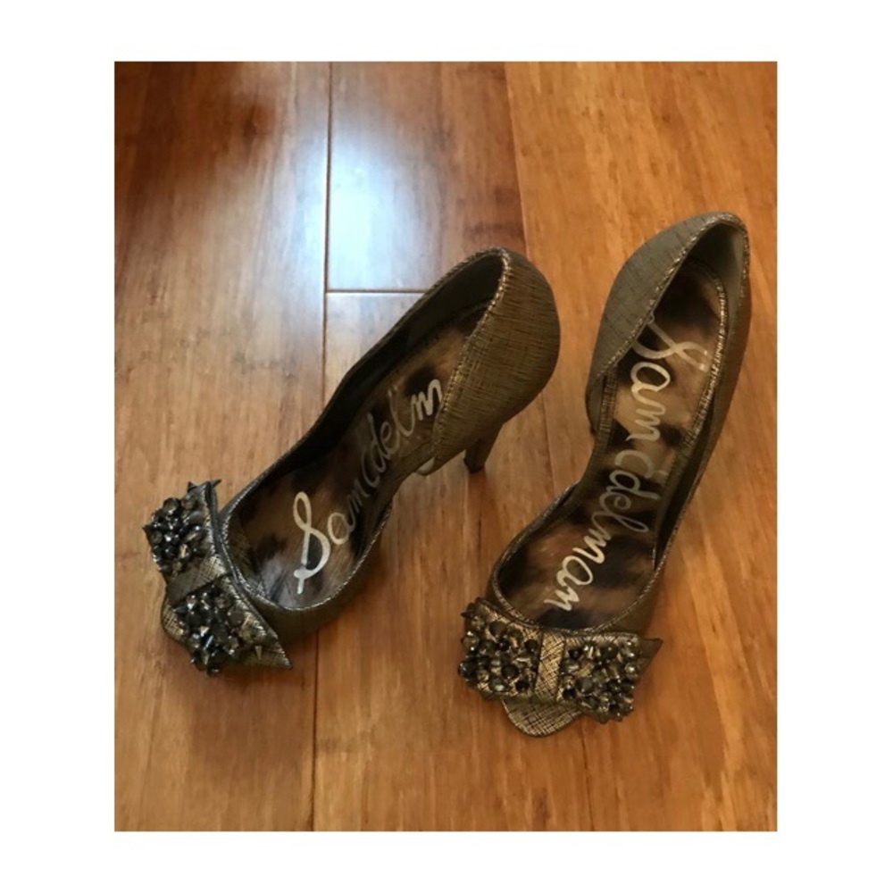 Open toe pump by Sam Edelman